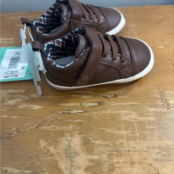 Bundle of 2 Stylish Brown and Navy Kids Shoes size 9-12m 12-18m NWT - Picture 1 of 6
